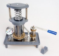 Пресс гидравлический (модель) - fgospostavki.ru - Югорск