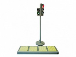 Электрифицированная модель транспортного и пешеходного светофоров на стойке и основании с "Виртуальным учителем" и с панелью образцами тактильной тротуарной плитки для слепых и слабовидящих пешеходов - fgospostavki.ru - Югорск